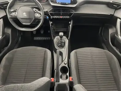 Photo 24 Peugeot 2008  PureTech 100 S&S BVM6