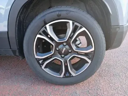 Photo 12 Jeep Avenger  1.2 Turbo T3 100 ch e-Hybrid BVR6