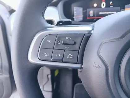 Photo 22 Jeep Avenger  1.2 Turbo T3 100 ch e-Hybrid BVR6