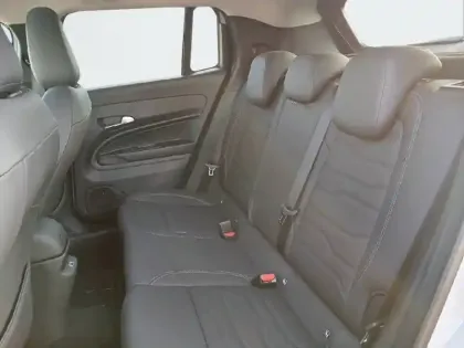 Photo 11 Jeep Avenger  1.2 Turbo T3 100 ch e-Hybrid BVR6