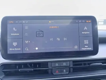 Photo 17 Jeep Avenger  1.2 Turbo T3 100 ch e-Hybrid BVR6