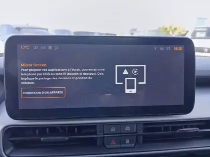 Photo 19 Jeep Avenger  1.2 Turbo T3 100 ch e-Hybrid BVR6