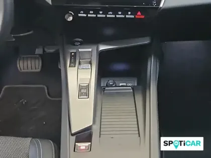 Photo 13 Peugeot 308  PureTech 130ch S&S EAT8