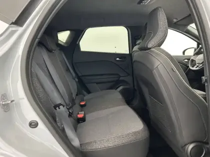 Photo 15 Renault Captur  E-Tech full hybrid 160 ch