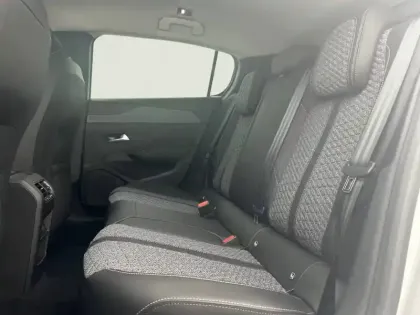 Photo 11 Peugeot 308  Hybrid 145 e-DCS6