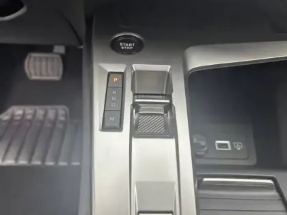 Photo 13 Peugeot 308  Hybrid 145 e-DCS6