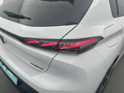 Photo 16 Peugeot 308  Hybrid 145 e-DCS6