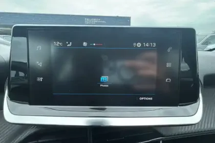 Photo 21 Peugeot 208  PureTech 100 S&S BVM6