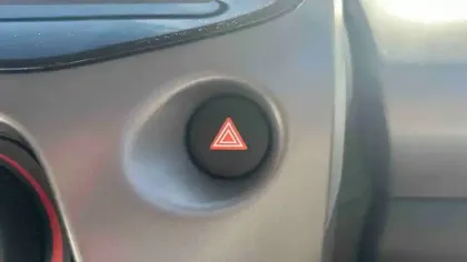 Photo 28 Toyota Aygo  1.0 VVT-i x-shift