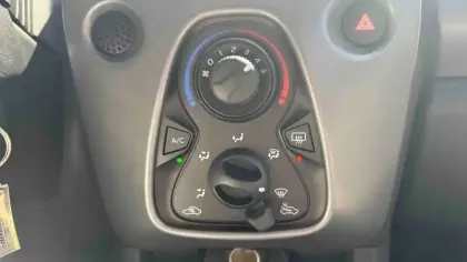 Photo 14 Toyota Aygo  1.0 VVT-i x-shift