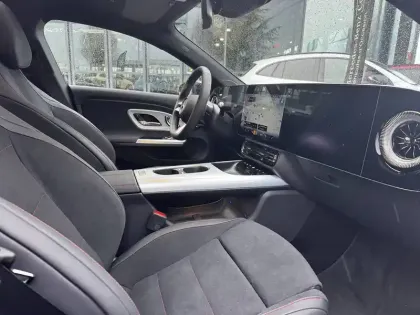 Photo 16 Mercedes CLA  220 8F-eDCT 4MATIC