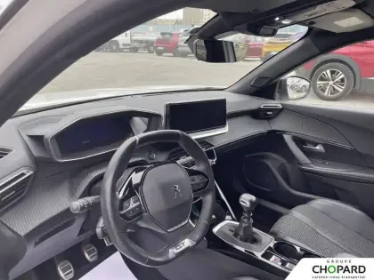 Photo 10 Peugeot 2008  PureTech 130 GT