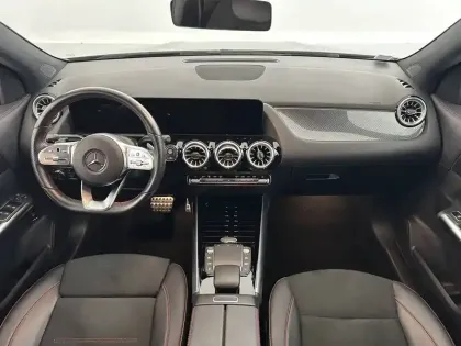 Photo 40 Mercedes GLA  200 7G-DCT