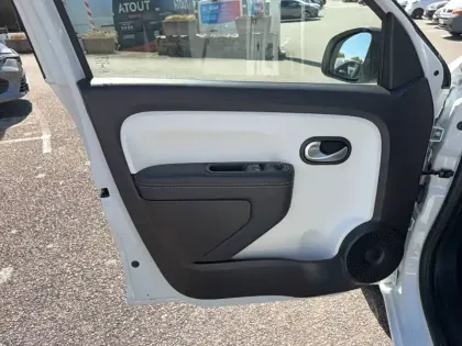 Photo 10 Renault Twingo  III Achat Intégral - 21
