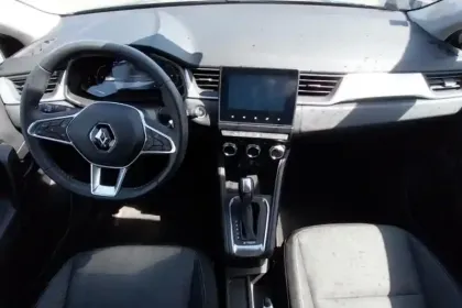 Photo 8 Renault Captur  E-Tech full hybrid 145