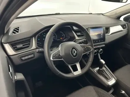 Photo 18 Renault Captur  E-Tech full hybrid 145