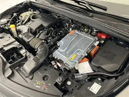 Photo 33 Renault Captur  E-Tech full hybrid 145