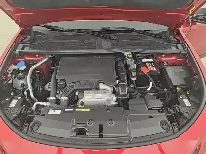 Photo 51 Peugeot 408  PureTech 130 ch S&S EAT8