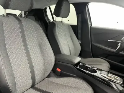 Photo 26 Peugeot 208  Hybrid 100 e-DCS6