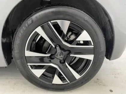 Photo 15 Peugeot 208  Hybrid 100 e-DCS6