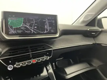 Photo 27 Peugeot 208  Hybrid 100 e-DCS6