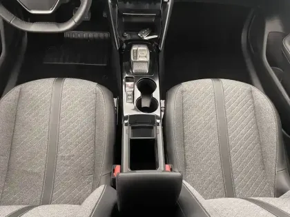 Photo 24 Peugeot 208  Hybrid 100 e-DCS6