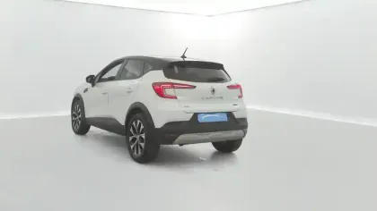 Photo 11 Renault Captur  E-Tech full hybrid 145