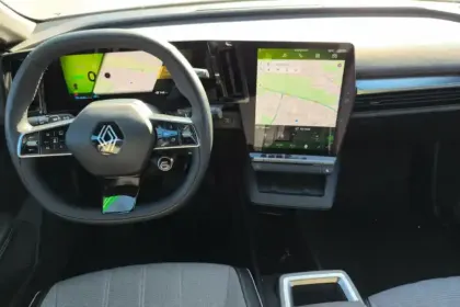 Photo 16 Renault Megane  E-Tech 220 ch autonomie confort GSR2