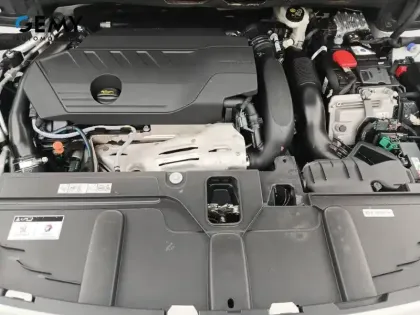 Photo 28 Peugeot 3008  Hybrid 225 e-EAT8