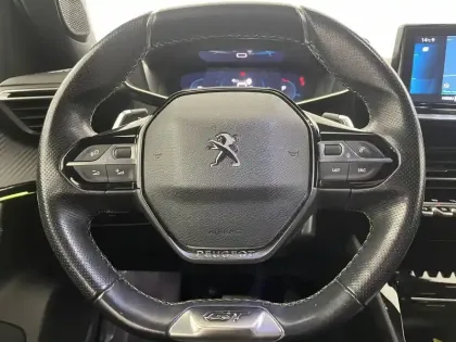 Photo 22 Peugeot 2008  PureTech 130 S&S EAT8