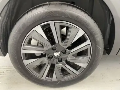 Photo 18 Peugeot 2008  PureTech 130 S&S EAT8