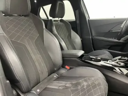 Photo 26 Peugeot 2008  PureTech 130 S&S EAT8