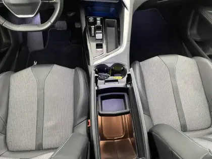 Photo 24 Peugeot 3008  BlueHDi 130ch S&S EAT8