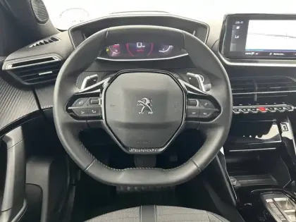 Photo 30 Peugeot 2008  PureTech 130 S&S EAT8
