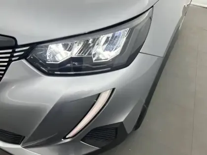 Photo 37 Peugeot 2008  PureTech 130 S&S EAT8