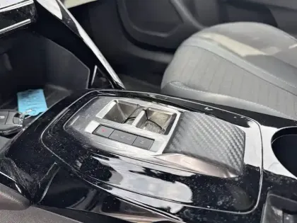 Photo 13 Peugeot 2008  PureTech 130 S&S EAT8