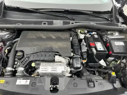 Photo 48 Peugeot 2008  PureTech 130 S&S EAT8