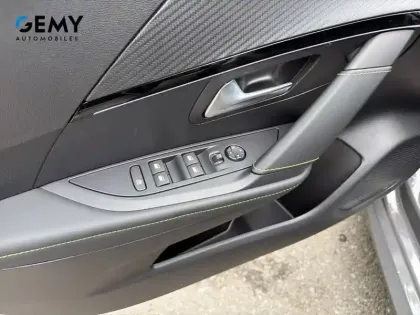 Photo 11 Peugeot 208  Electrique 54 kWh 156ch