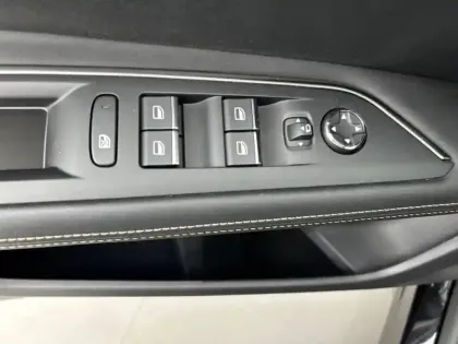 Photo 17 Peugeot 3008  Hybrid4 300 e-EAT8