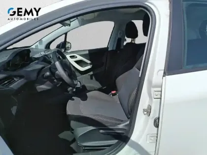 Photo 8 Peugeot 208  PureTech 68ch BVM5