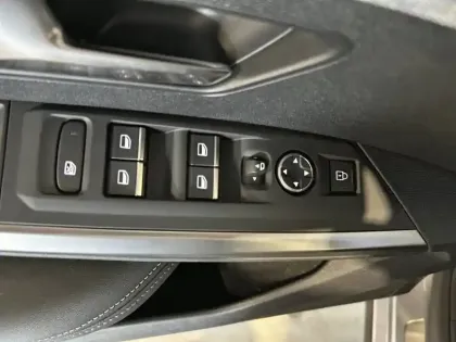 Photo 21 Peugeot 3008  Hybrid 136 e-DCS6