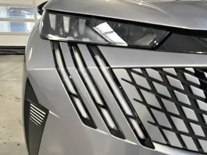 Photo 15 Peugeot 3008  Hybrid 136 e-DCS6