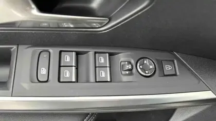 Photo 45 Peugeot 3008  Hybrid 136 e-DCS6