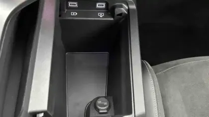 Photo 53 Peugeot 3008  Hybrid 136 e-DCS6