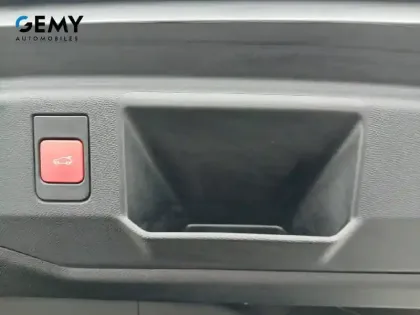 Photo 22 Peugeot 5008  Hybrid 136 e-DCS6