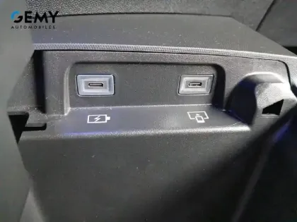 Photo 16 Peugeot 5008  Hybrid 136 e-DCS6