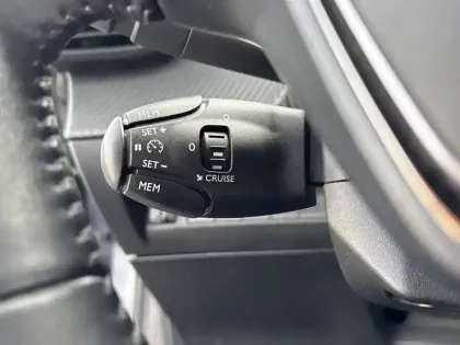 Photo 21 Peugeot 208  Electrique 50 kWh 136ch