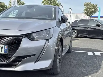 Photo 15 Peugeot 208  Electrique 50 kWh 136ch