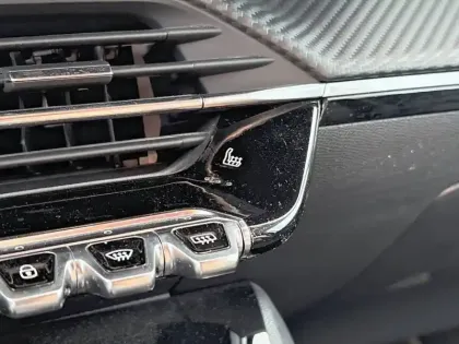 Photo 18 Peugeot 208  Electrique 50 kWh 136ch