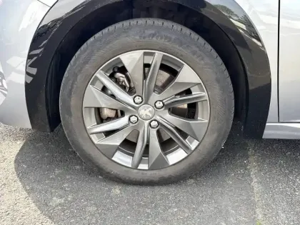 Photo 12 Peugeot 208  Electrique 50 kWh 136ch